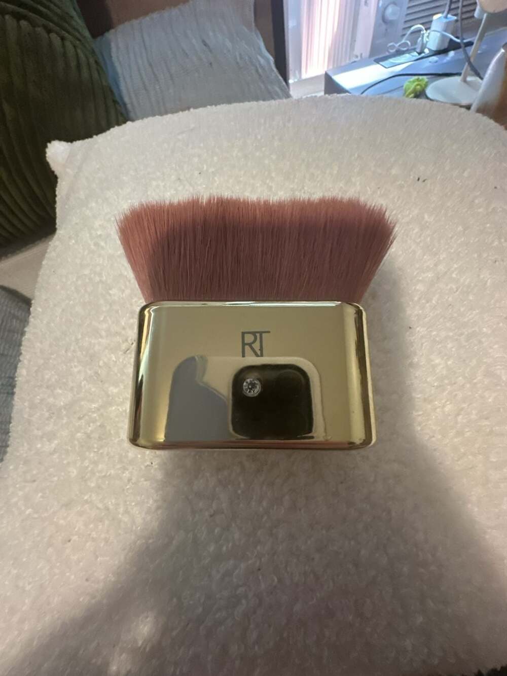 Real Techniques 032 Expert Liquid Contour Makeup Brush Gold Edition